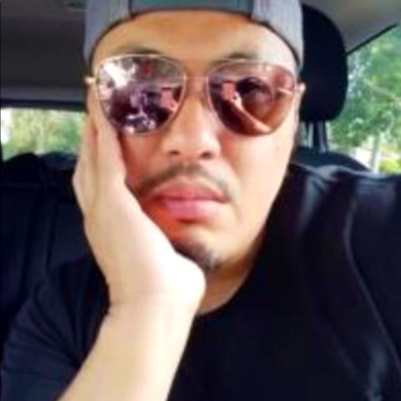 Meet your Posher, Gary - Picture 1 of 3